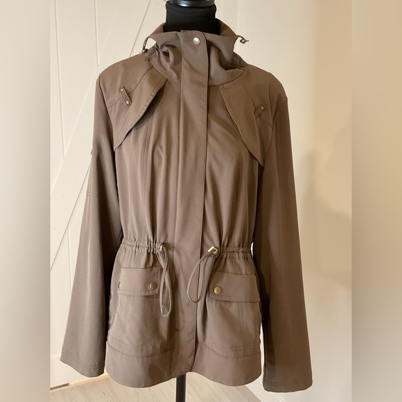 Zenergy by Chico Khaki Light walking Jacket . - Picture 1 of 9